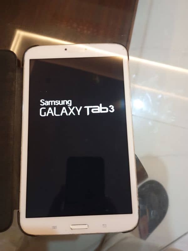 Samsung Tab 3,     8"  , 16 GB hard 0