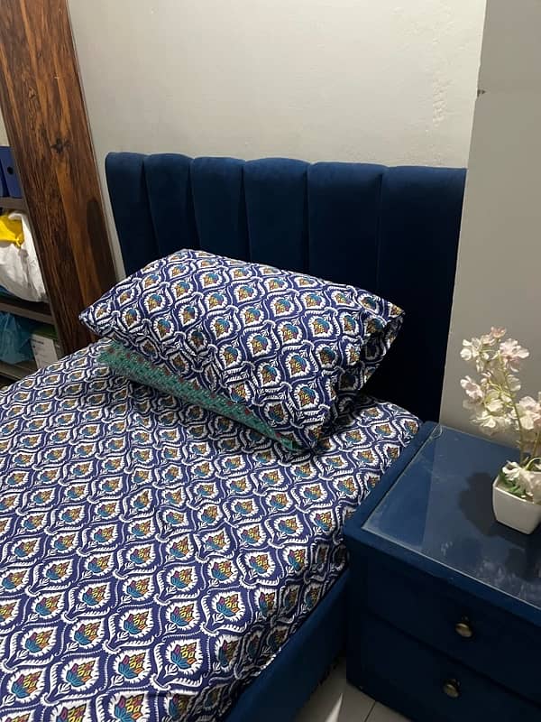 Single bed with side table and mattress 2