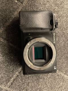 Sony Alpha a6400 Mirrorless Camera with 16-50mm Lens