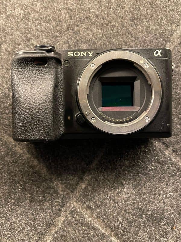 Sony Alpha a6400 Mirrorless Camera with 16-50mm Lens 1