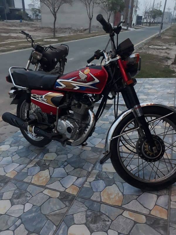 10/10 Condition Honda 125 5