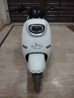 Huaguan Electric Scooter brand new