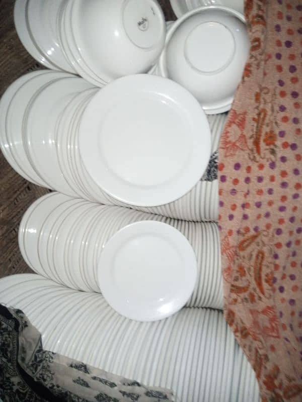 catering plates,tables,jugs etc 0