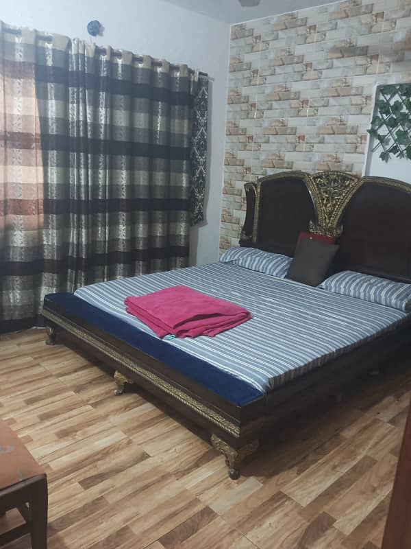 30000. ladies furnished rooms available for rent iftikhar estate 4