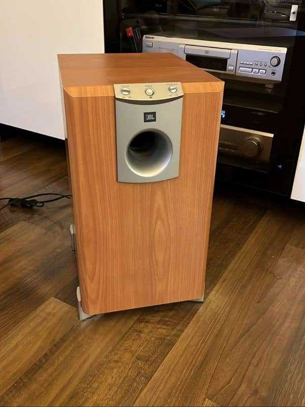 subwoofer/ JBL Subwoofer 0