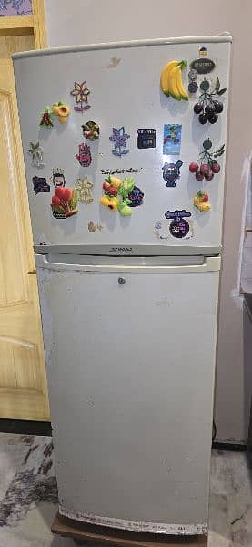 Samsung defrost fridge in good working comdition 0