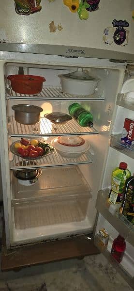 Samsung defrost fridge in good working comdition 3