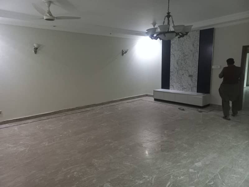 Kanal Upper Portion For Rent in Johar Town Block B 22