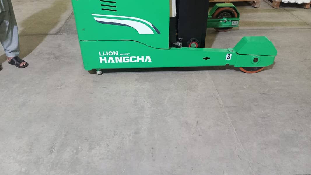 Industrial Reach Truck 4