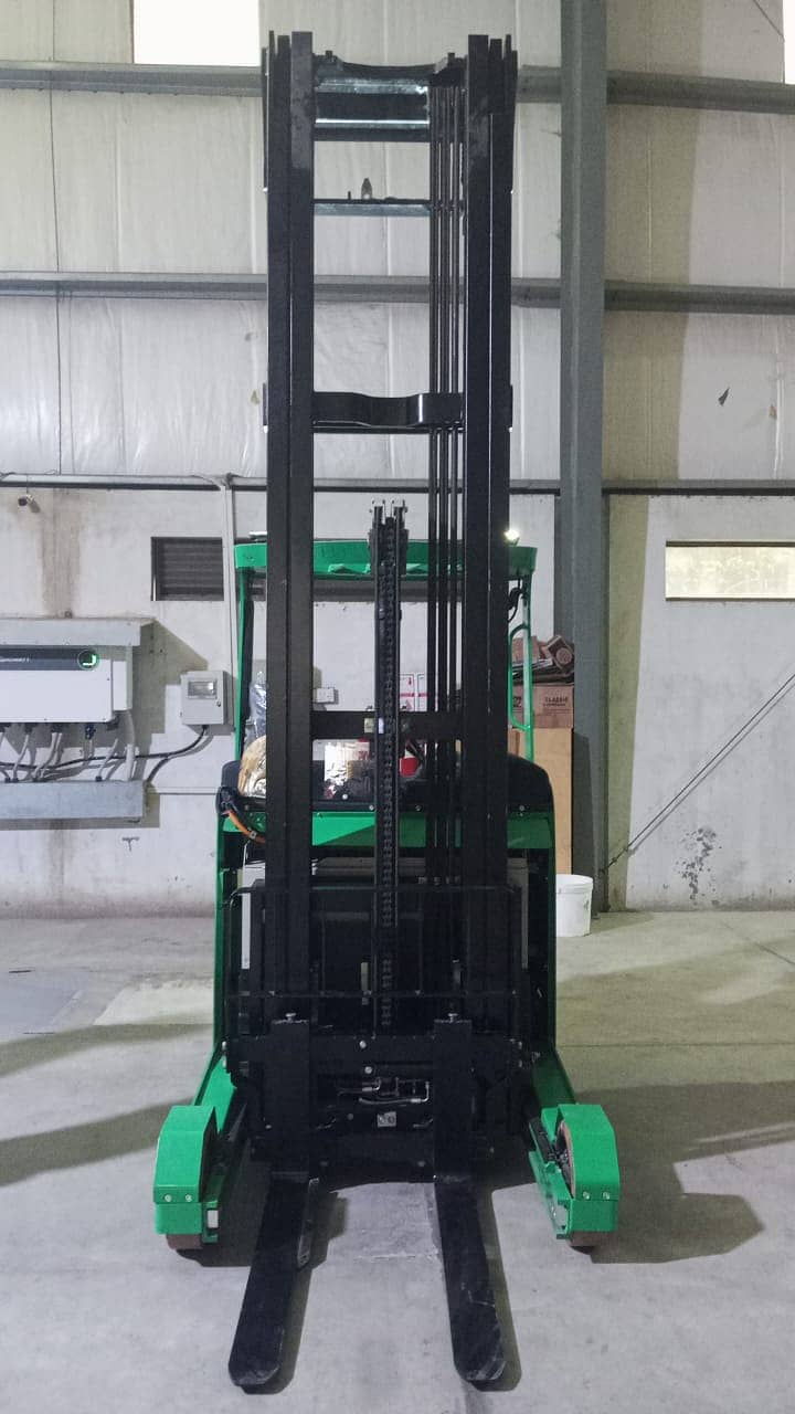 Industrial Reach Truck 8