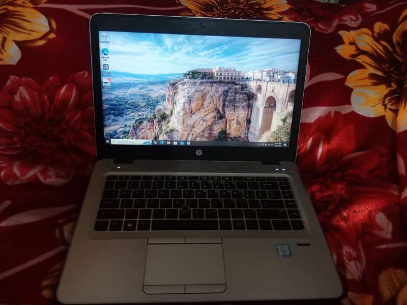 HP i5 6 gen 8 gb RAM and  256 SSD model 840g3 2