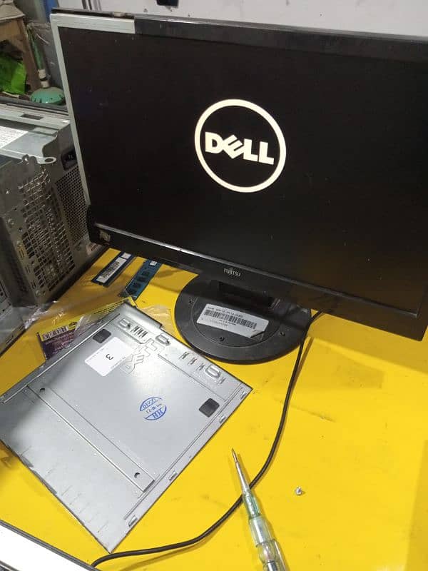 Dell desktop mini i7 3rd 250GB hard 8GB ram 9