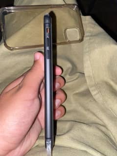 Iphone 11 10/10 condition