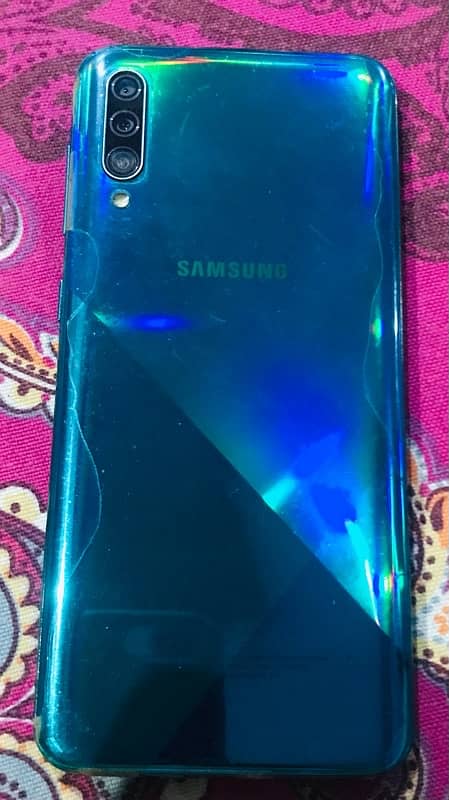 samsung galaxy A30s 4/128 4