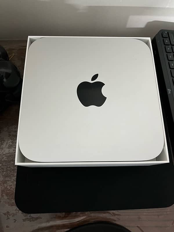 Apple M2 Mac Mini 4