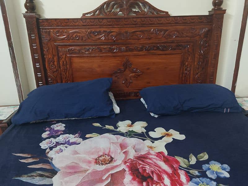 new king size wooden bed without matress 0