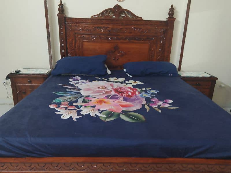 new king size wooden bed without matress 1