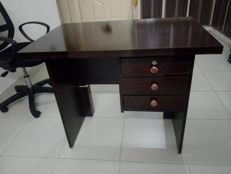 new table and chair for sale 0