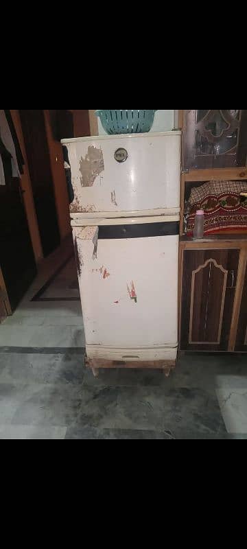 fridge small size all original no open repair 0