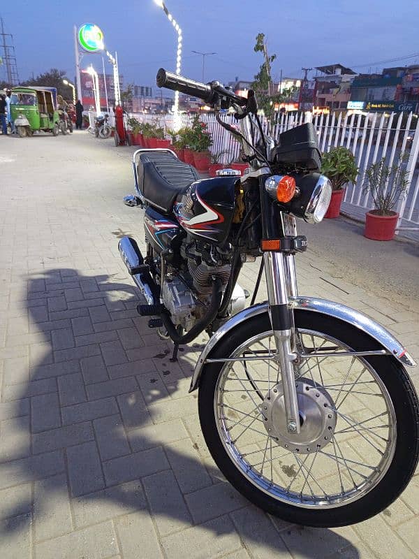 Honda 125 2019 Model Golden Number 3