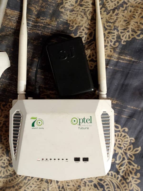 2 ROUTER AND POWER BENK FREE 2