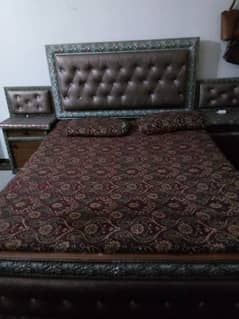 queen size bad 2 with out mattress side table darssing table . .