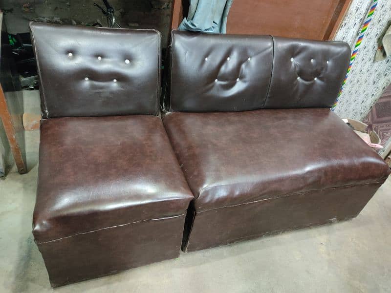 Sofa. 3 1