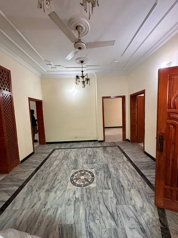 Full house for rent location ayub colony 4bed 5bath 2 kitchen 2tv lounge 2 darwring room car porche bijli gas available 11