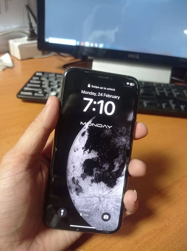 iphone 11 Pro 64 GB NON PTA 4