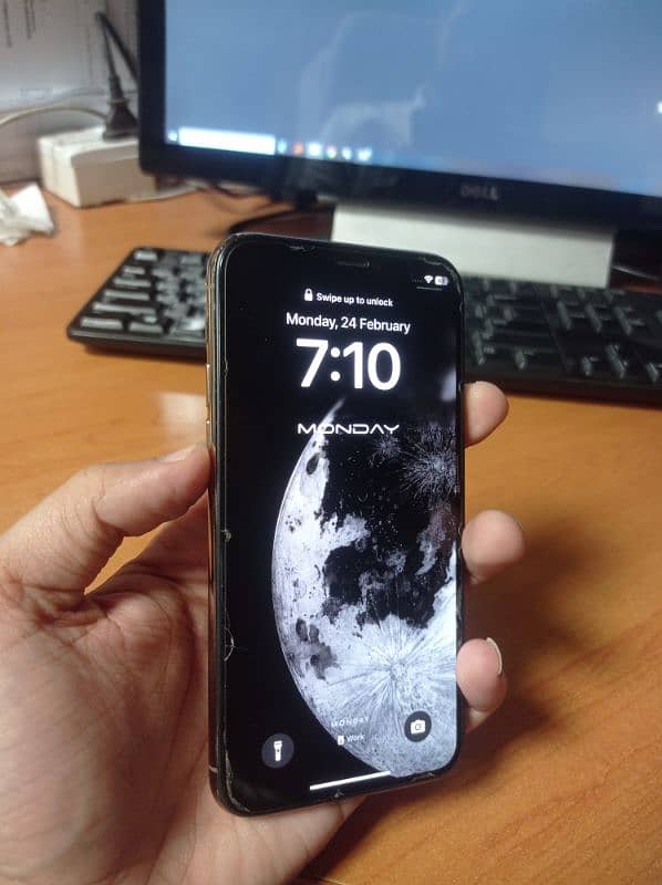 iphone 11 Pro 64 GB NON PTA 6