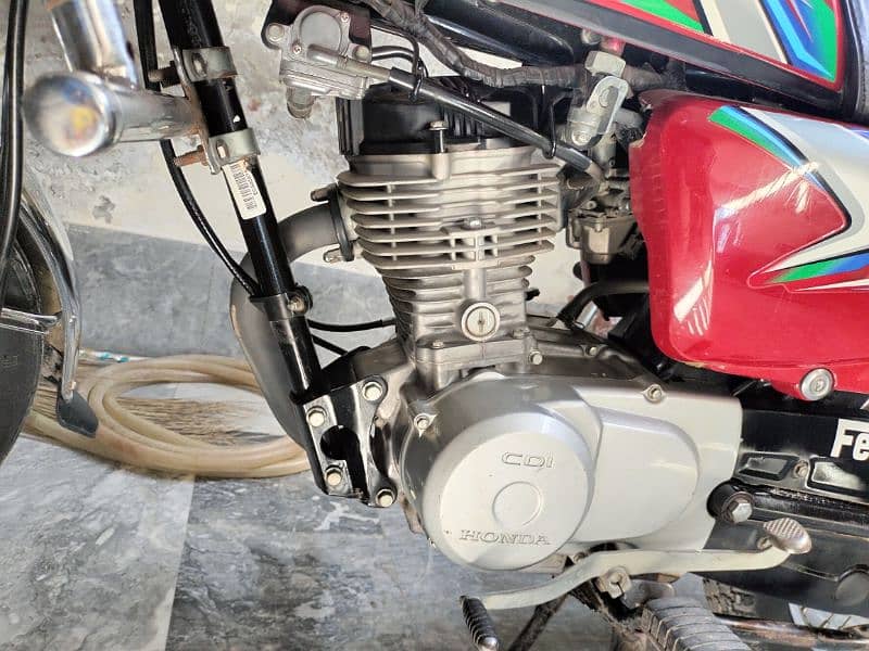 Red Honda 125 8