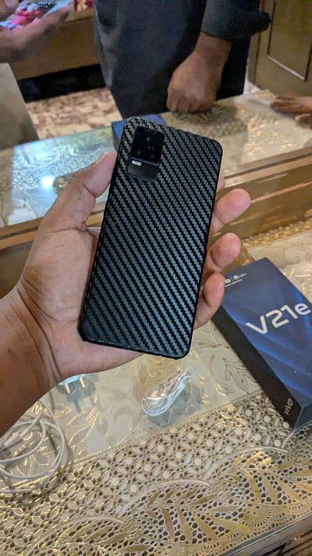 VIVO V21e WITH BOX & CHARGER 2