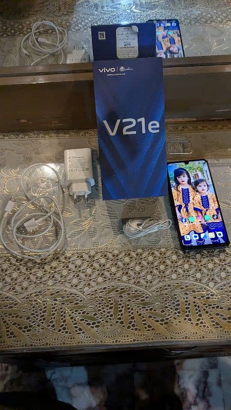 VIVO V21e WITH BOX & CHARGER 5