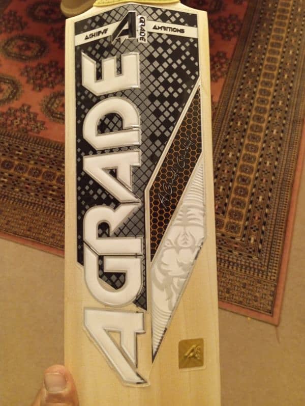 UK import cricket bat 1