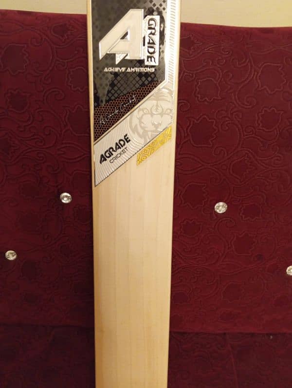 UK import cricket bat 3