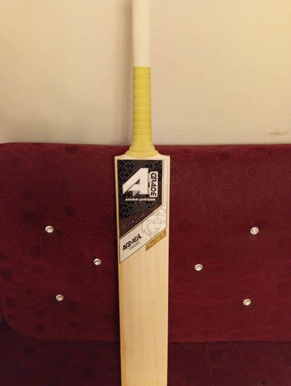 UK import cricket bat 5