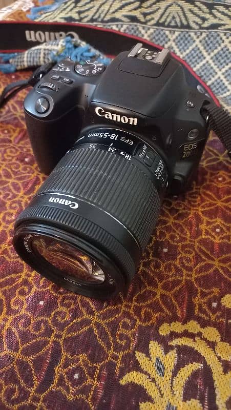 Canon 200d Dslr 18-55mm IS STM 0