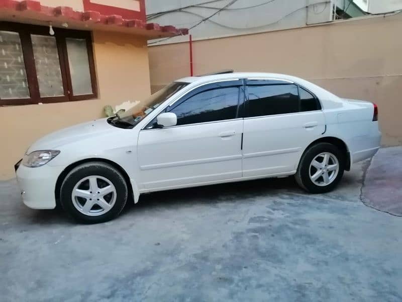 Honda Civic Oriel 2004 4