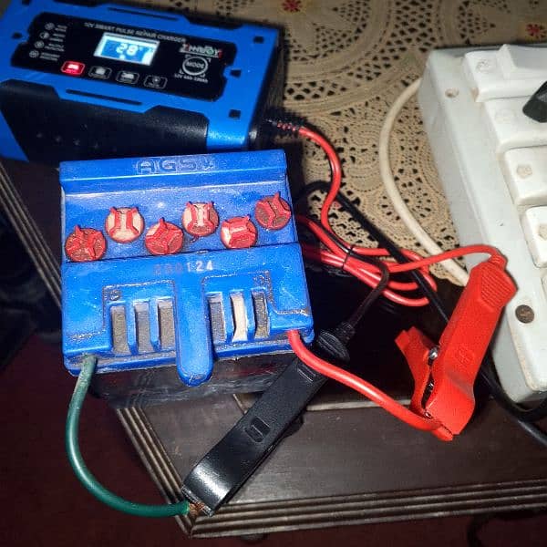 Fast Battery Charger With Digital Display 4