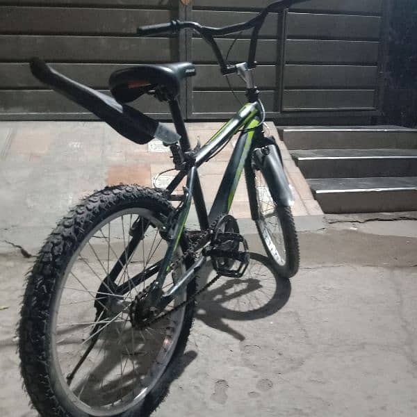 urgent sale but almost new cycle only one month use 8