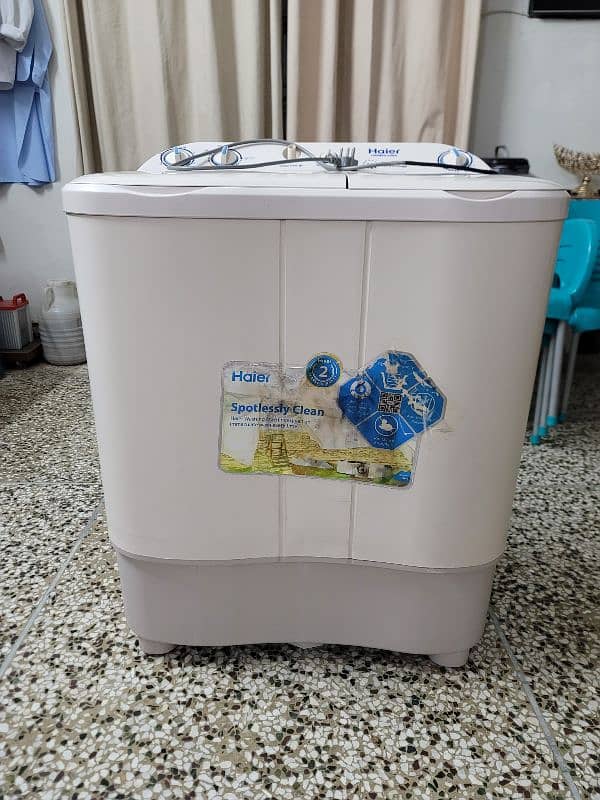 Haier Twin-Tub 8-kg washing machine 1