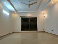 FOR RENT UPPER PORTION 10 MARLA MARBLE WOOD WORK BEAUTIFUL HOUSE TOP LOCATION RENT 65000