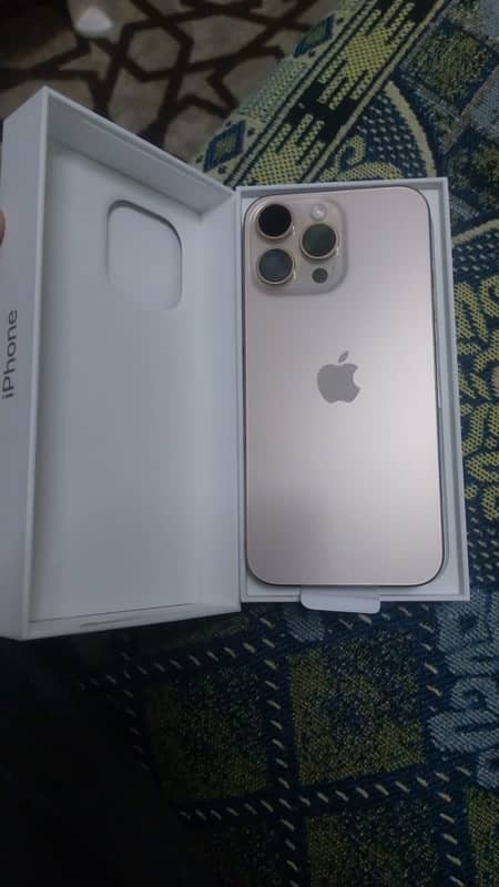 Iphone 14pro max gold Colour 256GB factory unlock 93 health with box 0