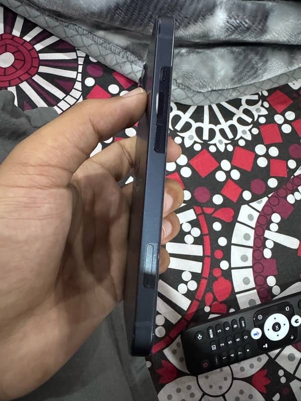 iphone 13 256gb pta approved 3