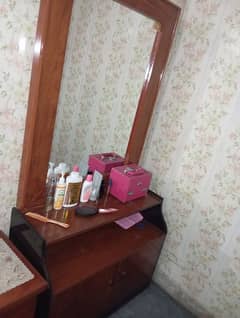 dressing table