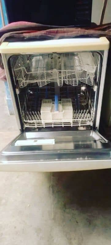 Dishwasher in Good Condition 2