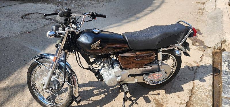 Honda CG 125S SELF START GOLD EDITION 2