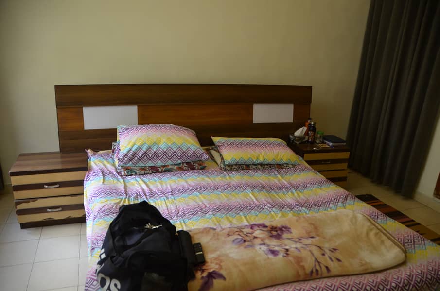 Wooden Double Bed Premium Quality in A-1 Condition 0