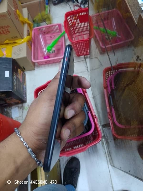 iPhone XR 64gb factory lock condition 10/8 5