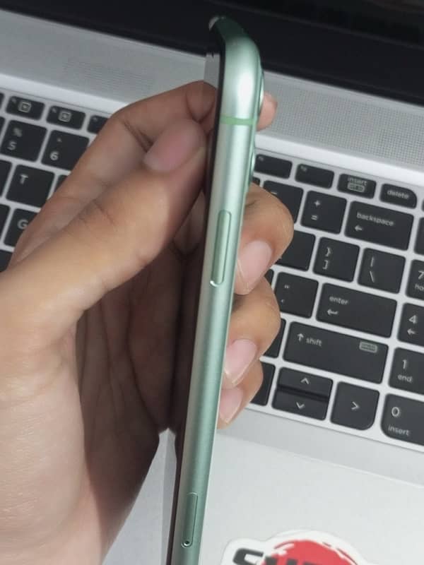 iPHONE 11 MINT GREEN 64GB ALL OKAY 10